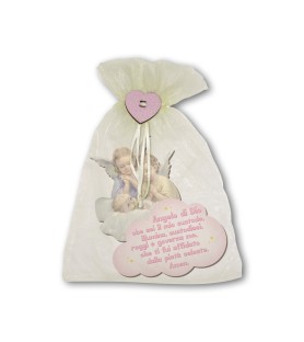 Quadretto in legno sagomato del bambino in culla vegliato da due angeli con preghiera Angelo di Dio su fondo rosa
