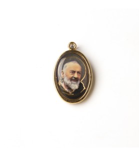 Busta con 10 Medaglia ovale dorata di Padre Pio
