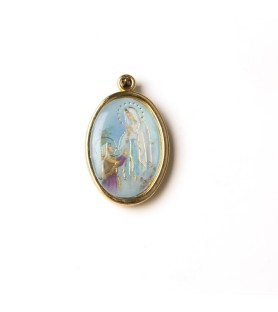 Medaglia ovale dorata della Madonna di Lourdes