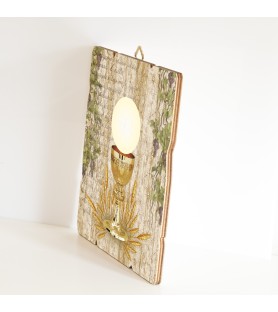 Quadro in legno sagomato stile vintage con i simboli eucaristici della Prima Comunione