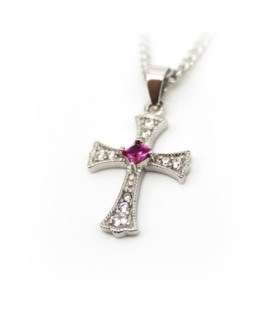 Collana in acciaio con crocefisso in argento 925 e cristallo Swarovski rubino